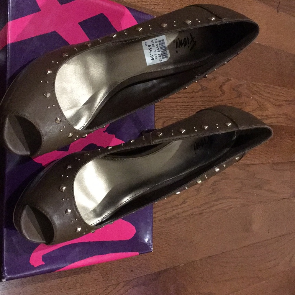 Heels 👠 - Picture 2 of 4